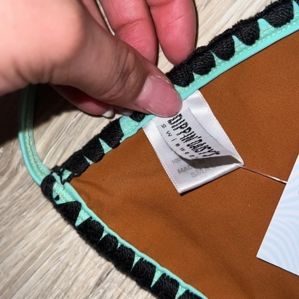 Dippin daisy’s‎ bikini top triangle NWT